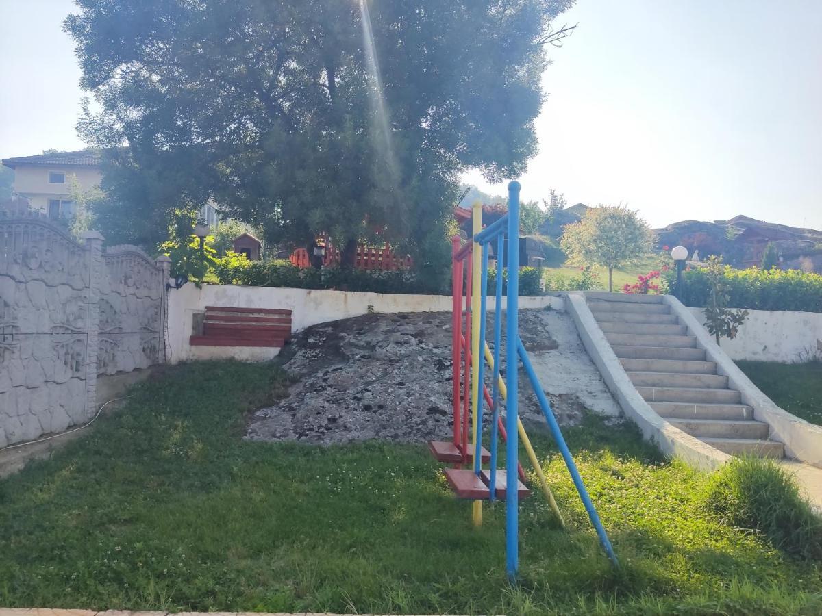Hotel Elit Kirkovo (Kardzhali) Exterior foto